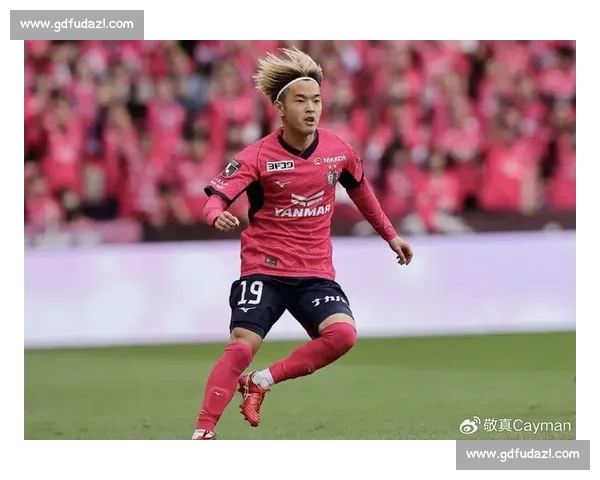 铃木彩艳：留欧踢球是长期目标，暂不考虑婚姻