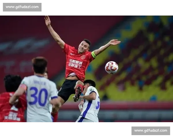 周定洋七连霸领跑！13.2 公里统治跑动榜，武汉三镇双核闪耀