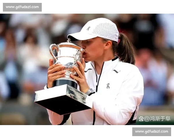 草地双姝泪洒赛场：斯瓦泰克冠军荒延续，伊埃拉突破背后的中国情