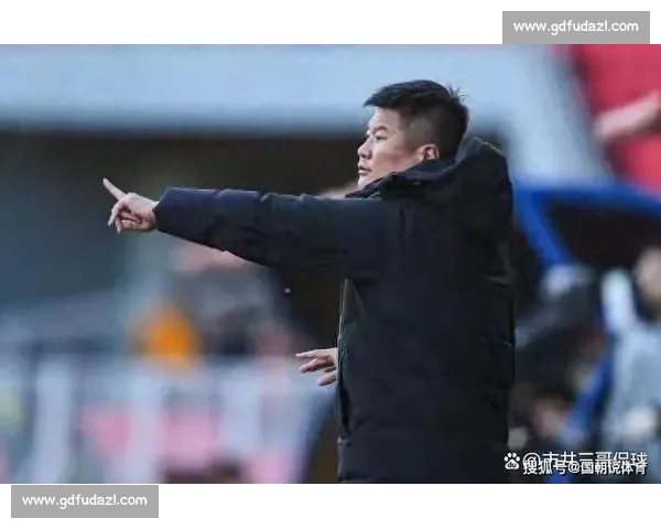 铁西夜燃冲超梦！杨旭陈星领唱，辽宁铁人 3-0 登顶中甲