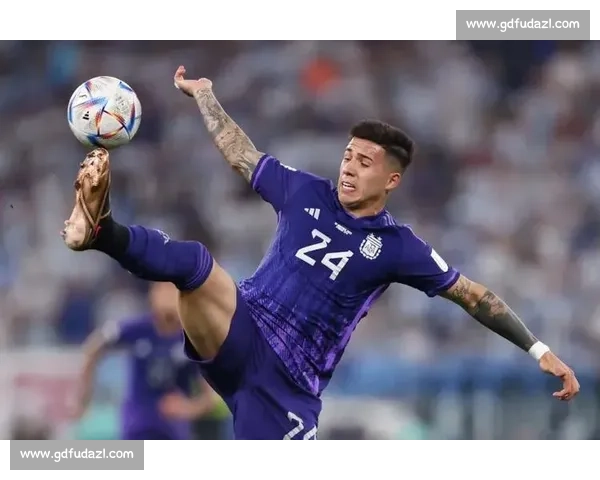 攻防一体！恩佐关键传球定胜局 拼抢积极但效率待打磨